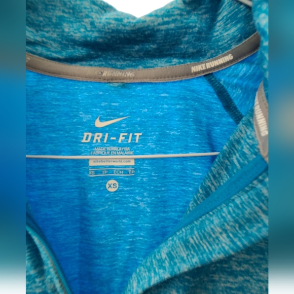 Women’s Nike Element Dri-Fit Quarter Zip Pullover - Picture 2 of 5